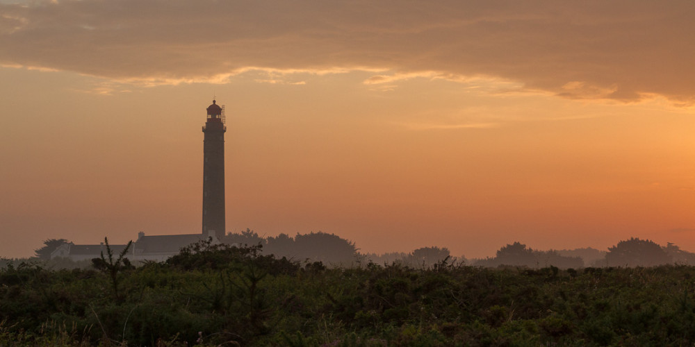 Lever de soleil sur le phare de Goulphar
