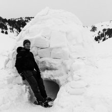 Igloo dans le brouillard