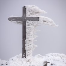 Flamme figée sur la Croix